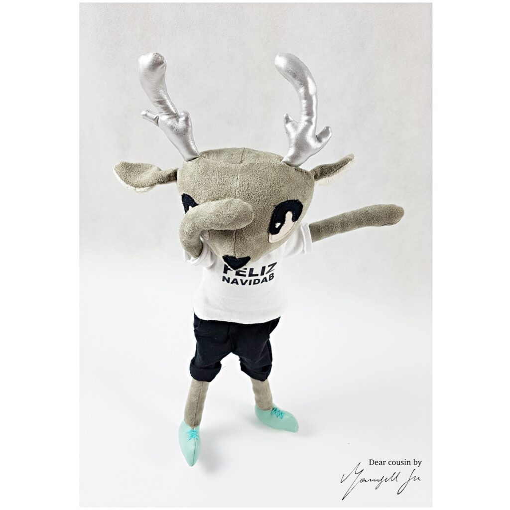 Feliz Navidab, Christmas dolls, reindeer dolls, Rentier Stoffpuppe, Hip hop Tanzstil, Dab, Ballerina Stoffpuppe, Tanzbattle, Dear cousin stories, dear cousin dolls, Dab, Weihnachtsgeschichte, Geschichte des Schnittmuster, doll pattern, Mamsell Su, handmade doll,